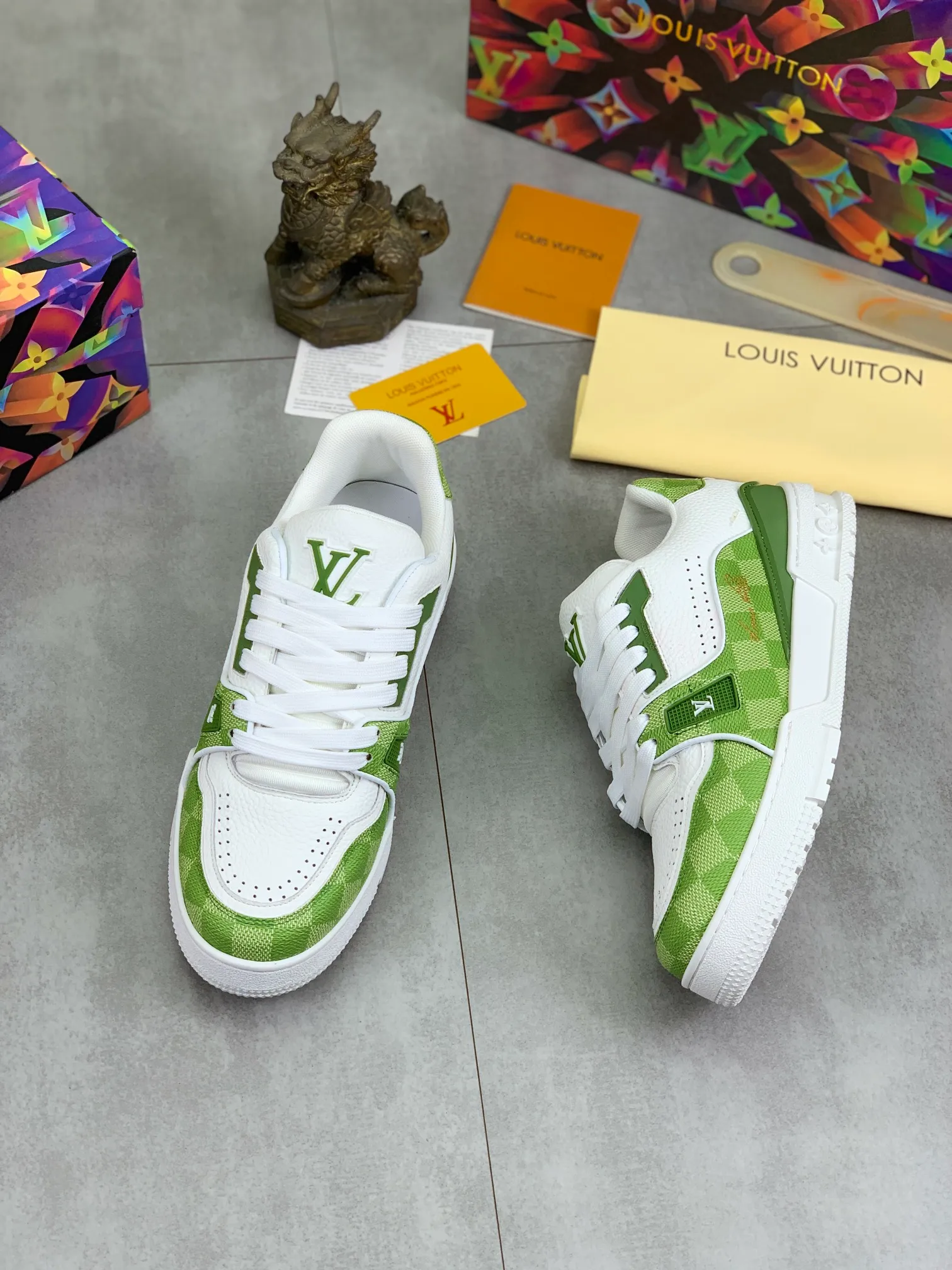 Men's shoes 💰P580 New style 💰💎💎Latest color High version 2025Louis*Vuitto* LV Traine Catwalk TRAINER outsole and fabric private model A shoe that definitely costs a lot of money and effort. This series was designed after the arrival of Vifgil. It is favored by many fans every season. Original TPU outsole Original packaging Men's size: 38-45 (46 can be customized) Color: 2️⃣ colors available (available from stock, super fast delivery)